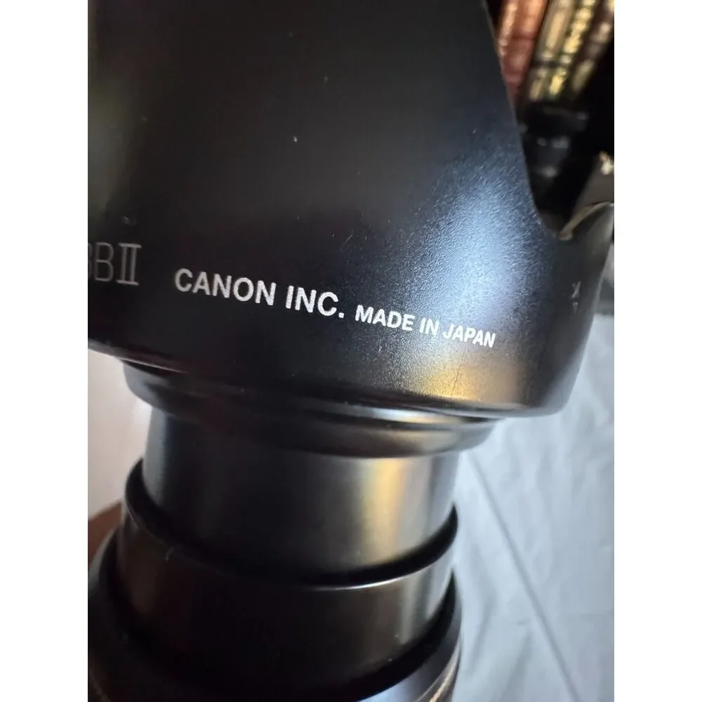Canon EF 28-135mm f/3.5-5.6 IS USM Lens w/ Canon Hood Caps Made Japan